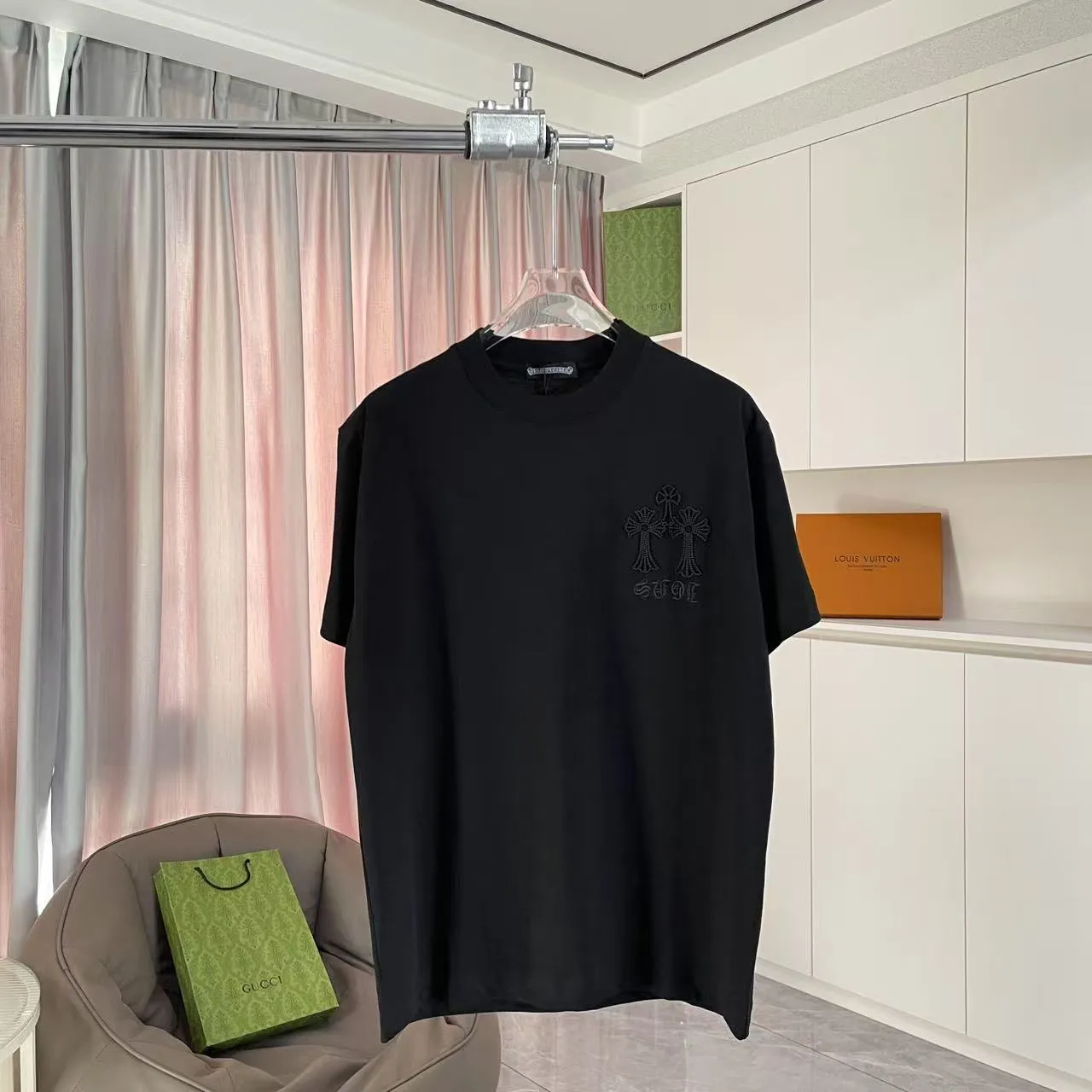 🅿️200 ch Cro* 2025 summer new style Sanskrit horseshoe cross cross vacuum embroidery short-sleeved t-shirt custom fabric 300g same style for men and women Size: S M L XL XXL Five codes Color: black white